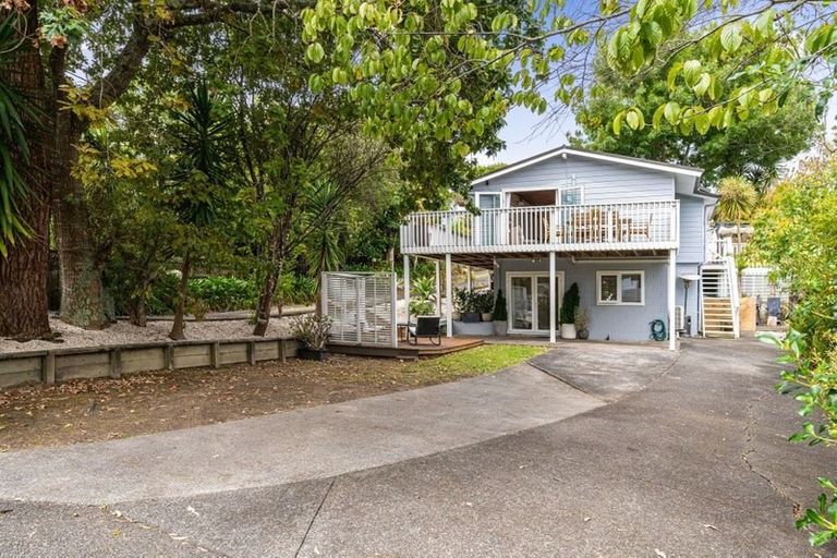 Photo of property in 1/6a Sunnynook Road, Sunnynook, Auckland, 0620