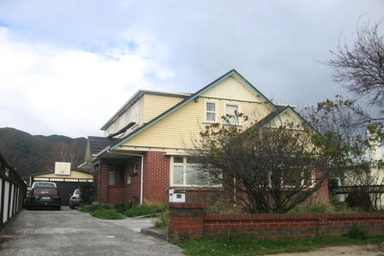 Photo of property in 44 Cambridge Terrace, Waiwhetu, Lower Hutt, 5010