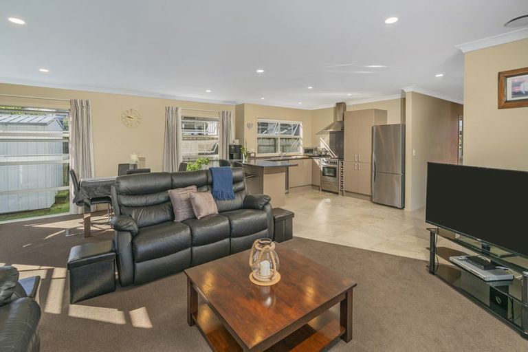 Photo of property in 8 Dotterel Place, Whitianga, 3510