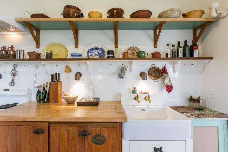 Photo of property in Finnis House, 31 Napier Terrace, Hospital Hill, Napier, 4110