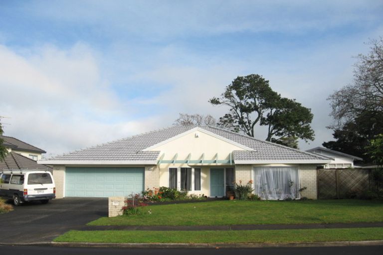 Photo of property in 5 Stewart Gibson Place, Manurewa, Auckland, 2105