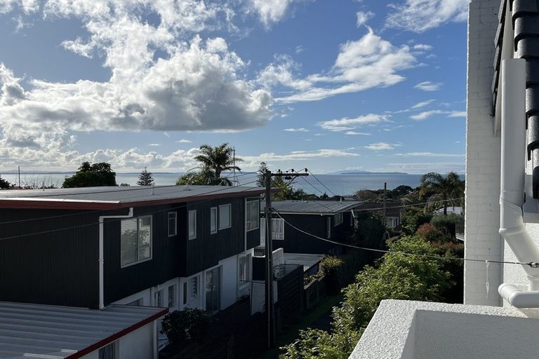 Photo of property in 274 Lake Road, Hauraki, Auckland, 0622