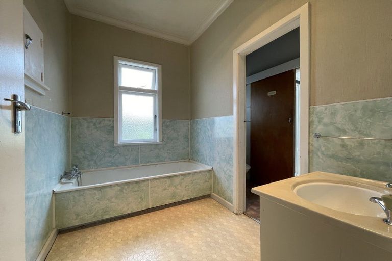 Photo of property in 9 East Street, Terrace End, Palmerston North, 4410