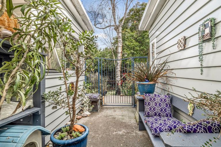 Photo of property in 105a Pahiatua Street, Hokowhitu, Palmerston North, 4410