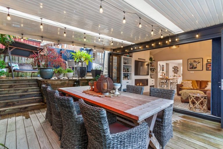 Photo of property in 1/6 Oystergrove Road, West Harbour, Auckland, 0618