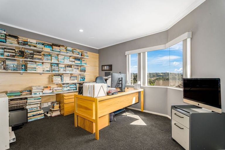 Photo of property in 21 Joseph Banks Drive, Whitby, Porirua, 5024