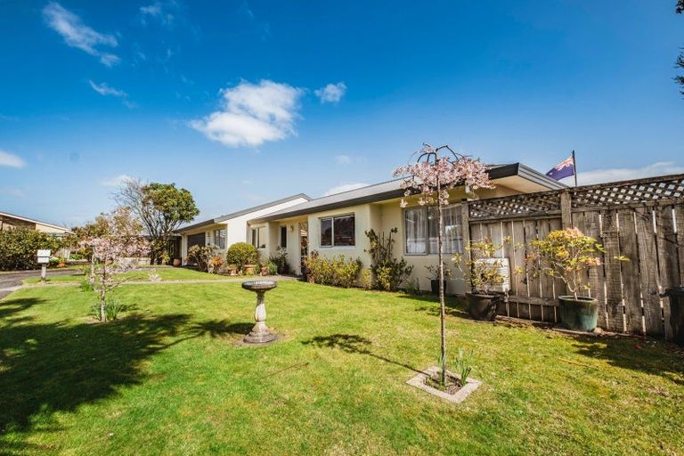 Photo of property in 26 Marchant Place, Westown, New Plymouth, 4310