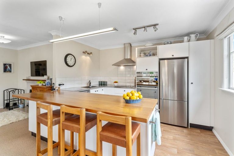 Photo of property in 74 Glen Road, Raumati South, Paraparaumu, 5032