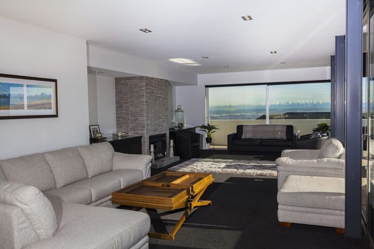 Photo of property in 12 Harry Ell Drive, Cashmere, Christchurch, 8022