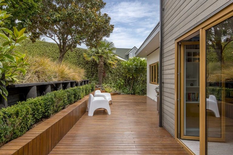 Photo of property in 42 Saint Andrews Hill Road, Mount Pleasant, Christchurch, 8081