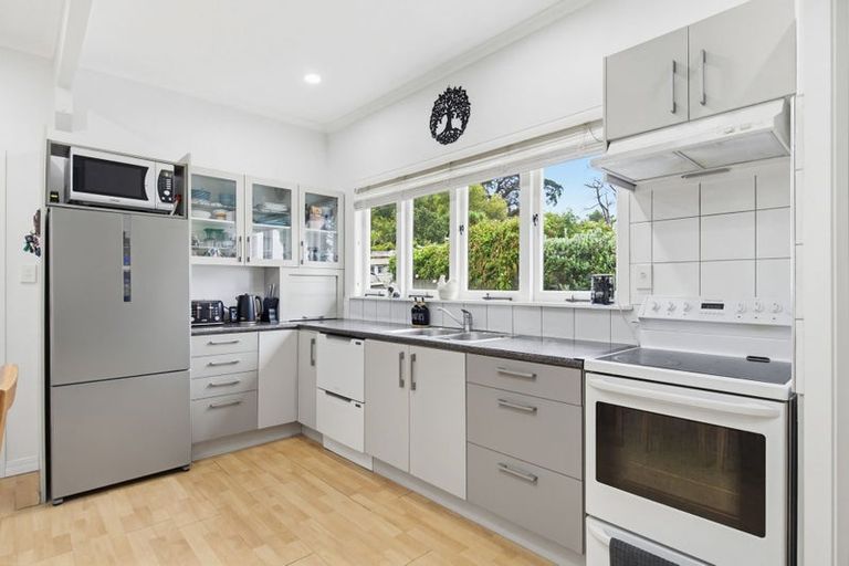 Photo of property in 6 Hull Road, Waiuku, 2123