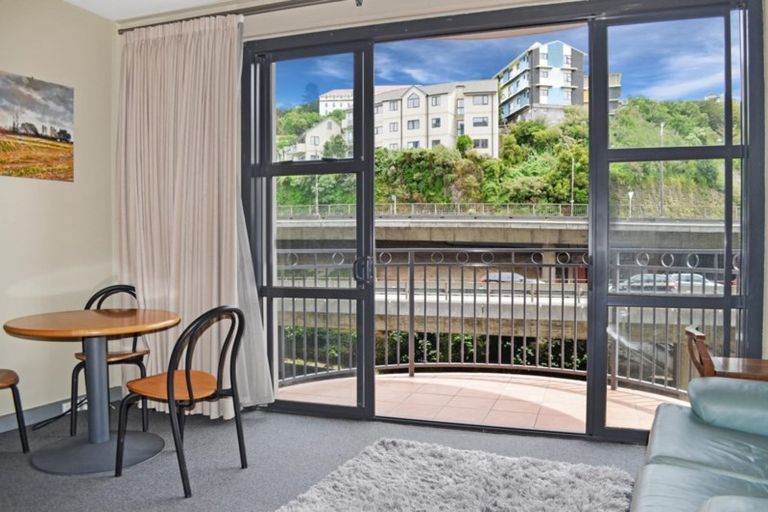 Photo of property in Atrium Apartments, 2q/154 The Terrace, Wellington Central, Wellington, 6011