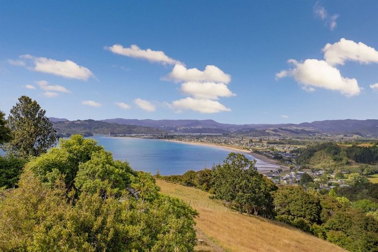 Photo of property in 10 Christa Court, Whitianga, 3510