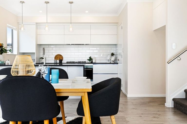 Photo of property in 30 Jane Maree Road, Kumeu, 0810