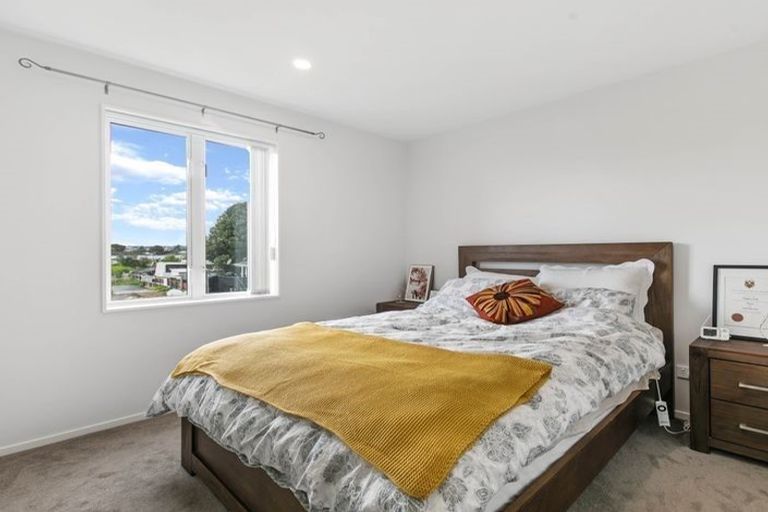 Photo of property in 11 Riroriro Close, Papakura, 2110