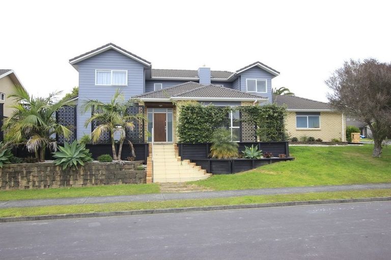 Photo of property in 15 Newbury Place, Schnapper Rock, Auckland, 0632