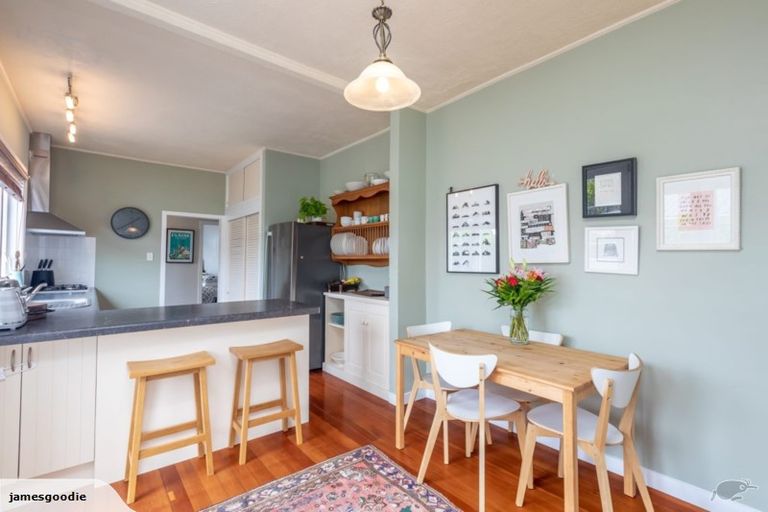 Photo of property in 213 Te Moana Road, Waikanae, 5036