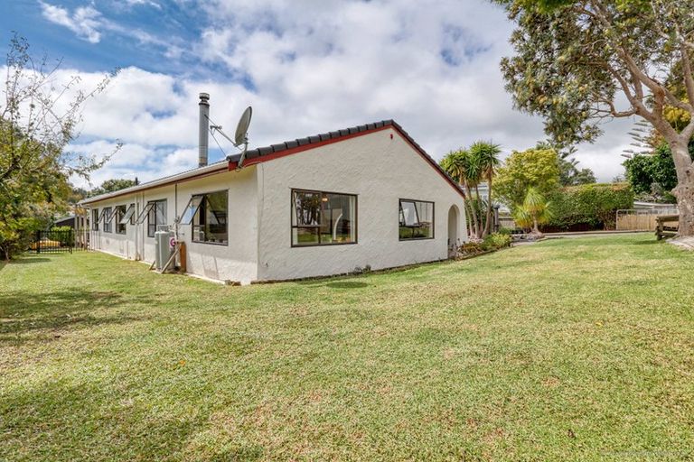Photo of property in 412 Whangaparaoa Road, Stanmore Bay, Whangaparaoa, 0932