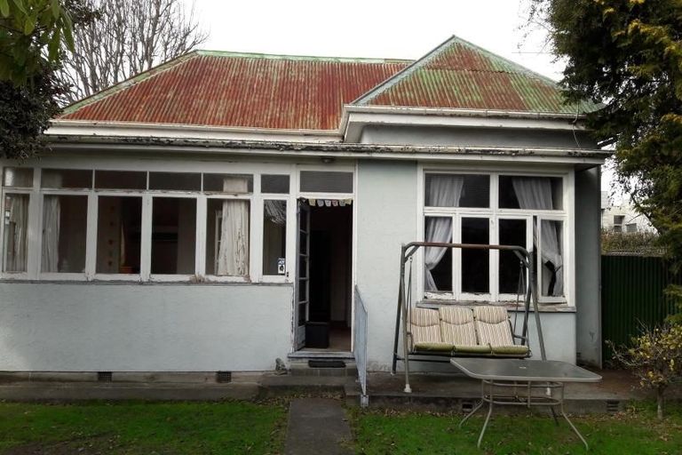 Photo of property in 56 Aikmans Road, Merivale, Christchurch, 8014