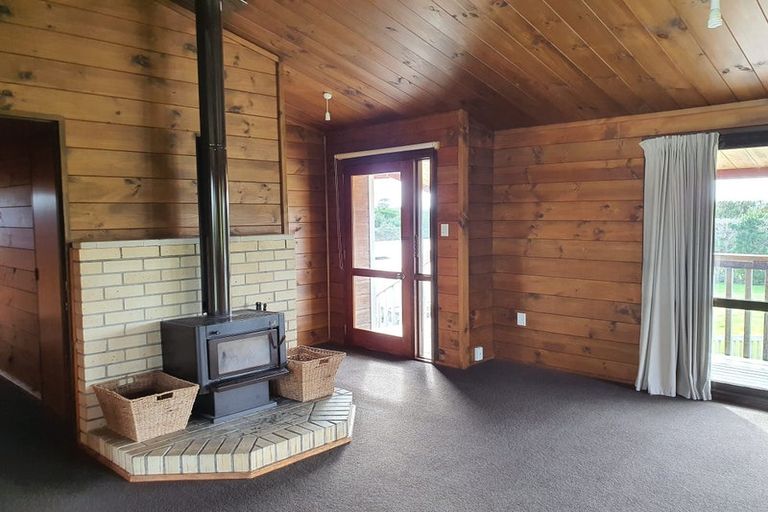 Photo of property in 144 Taupaki Road, Taupaki, Henderson, 0782