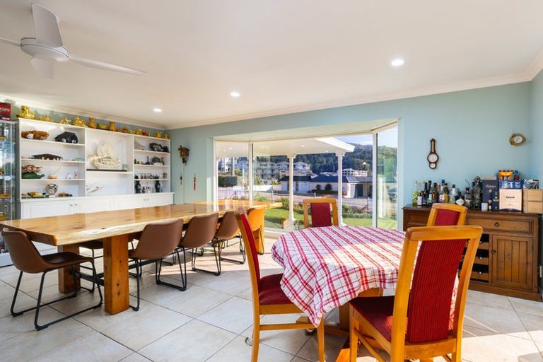 Photo of property in 40-42 Waikawa Road, Picton, 7220