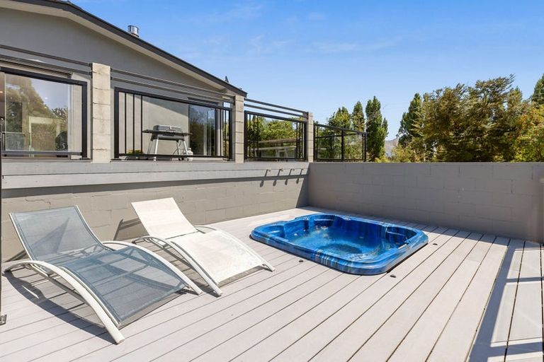 Photo of property in 289 Riverbank Road, Wanaka, 9382