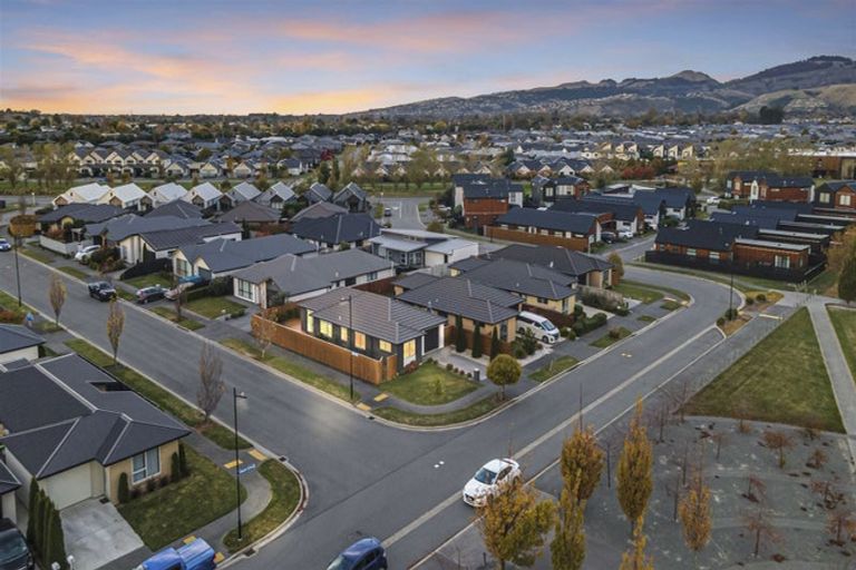 Photo of property in 18 Meyer Crescent, Halswell, Christchurch, 8025