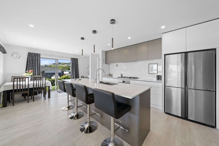 Photo of property in 2 Ihakara Arthur Lane, Aotea, Porirua, 5024