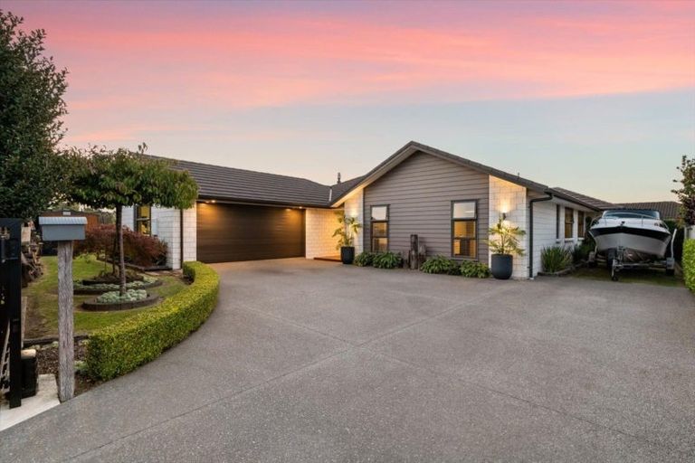 Photo of property in 6 Donelle Place, Te Puke, 3119