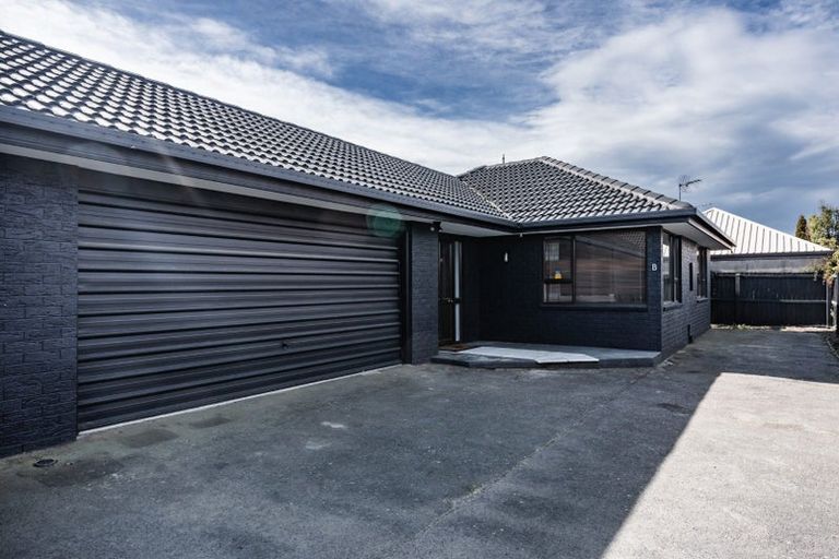 Photo of property in 16b Beauford Place, Parklands, Christchurch, 8083