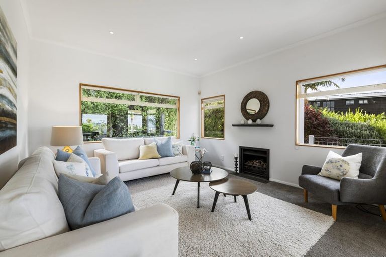 Photo of property in 71 William Bayes Place, Red Beach, 0932