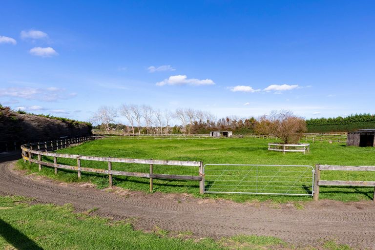 Photo of property in 1189 Glenbrook Road, Glenbrook, Waiuku, 2681