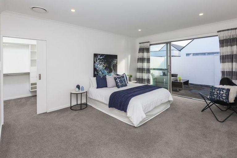 Photo of property in 29 Waterstock Way, Parklands, Christchurch, 8083