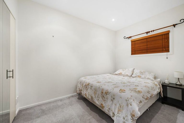 Photo of property in Stadium Garden Flats, 309/107 Thorndon Quay, Pipitea, Wellington, 6011