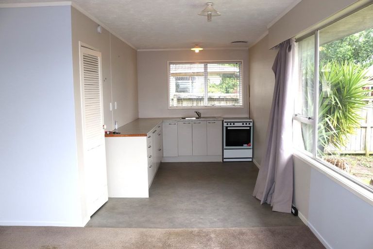 Photo of property in 2/199 Henderson Valley Road, Henderson, Auckland, 0612