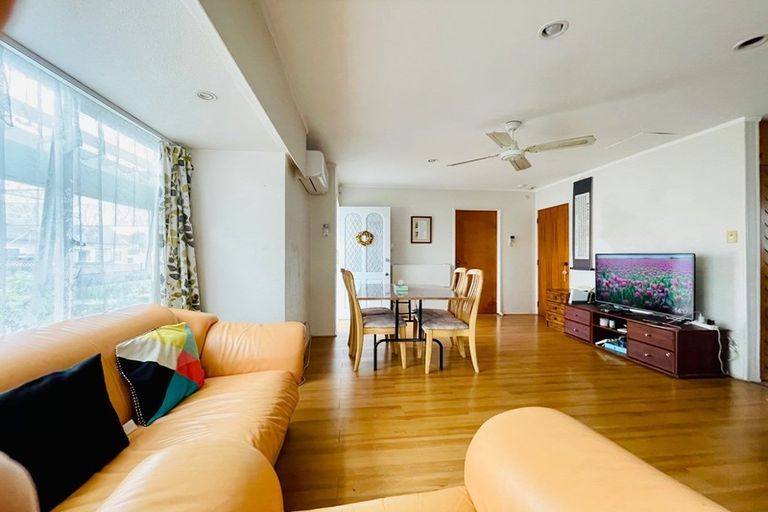 Photo of property in 2/62 Stanniland Street, Sunnyhills, Auckland, 2010