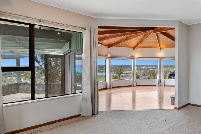 Photo of property in 9 Maire Road, Orewa, 0931