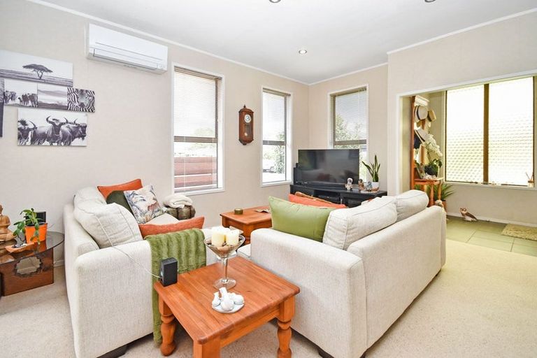 Photo of property in 30a Gills Avenue, Papakura, 2110