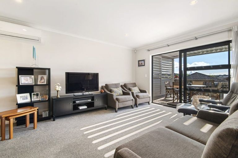 Photo of property in 31 Cavalli Road, Long Bay, Auckland, 0630