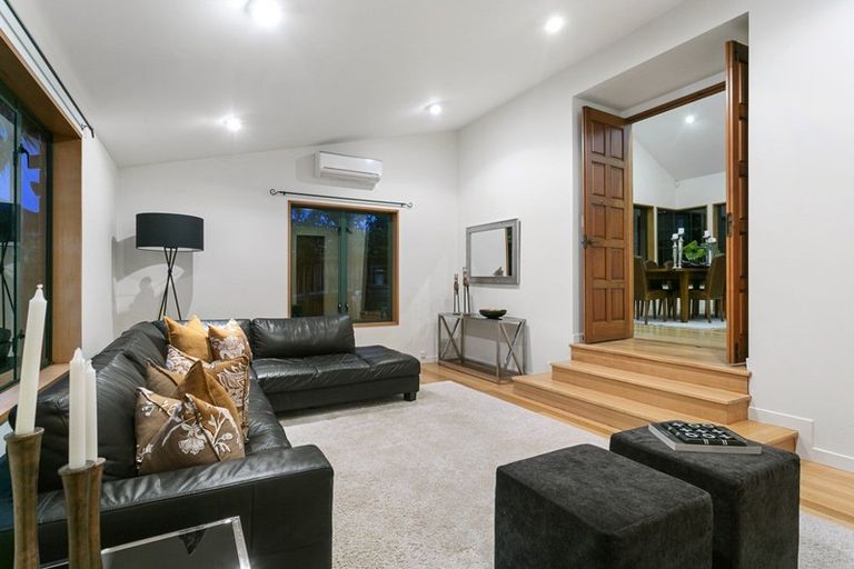 Photo of property in 35 Isobel Road, Greenhithe, Auckland, 0632