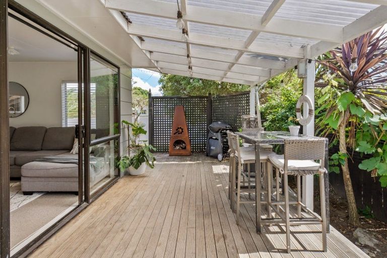 Photo of property in 16 Moki Place, Ruakaka, 0116