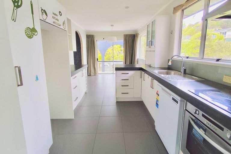 Photo of property in 29 Staincross Street, Green Bay, Auckland, 0604