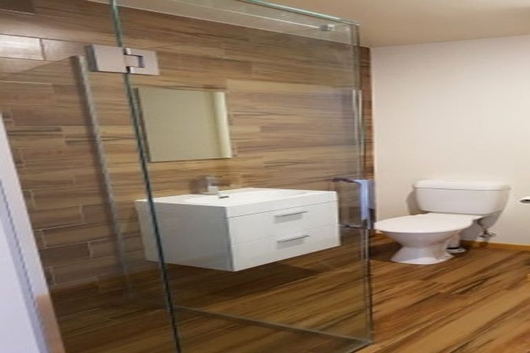 Photo of property in 1/29 John Court Street, Birkenhead, Auckland, 0626