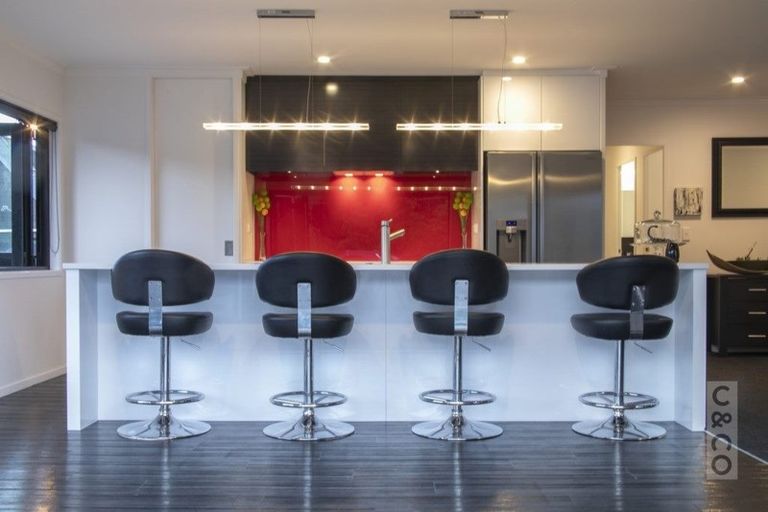 Photo of property in 10 Wautaiti Drive, Riverhead, 0820