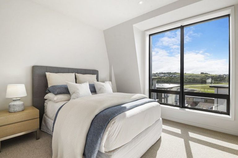 Photo of property in 7a Windlass Street, Long Bay, Auckland, 0630