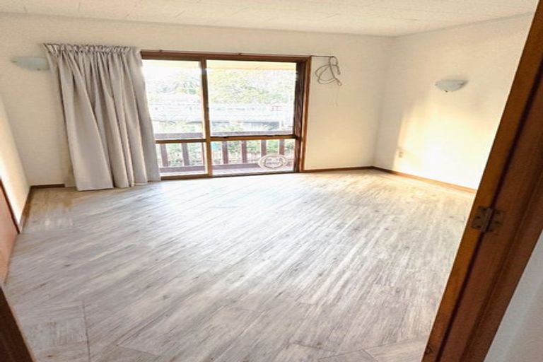 Photo of property in 2/13 Phoenix Place, Papatoetoe, Auckland, 2025