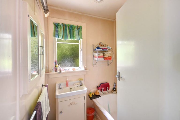 Photo of property in 21 Marshall Street, Bradford, Dunedin, 9011