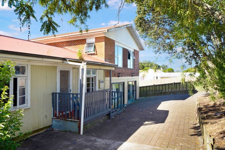 Photo of property in 639 Swanson Road, Swanson, Auckland, 0612