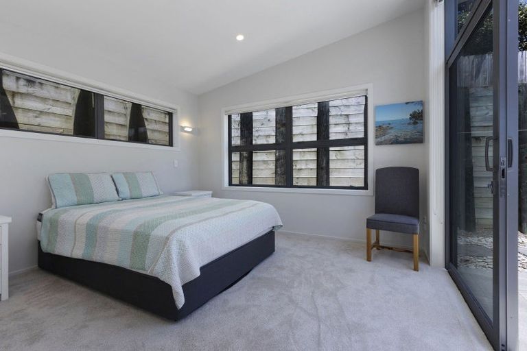 Photo of property in 11 Dudley Crescent, Cable Bay, 0420