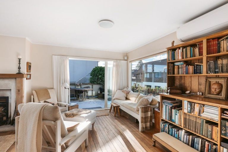 Photo of property in 5 Muricata Avenue, Mount Maunganui, 3116